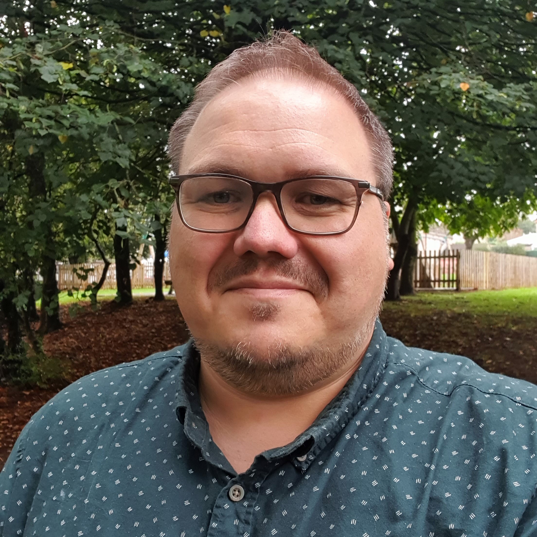 Headshot 2023 - Square